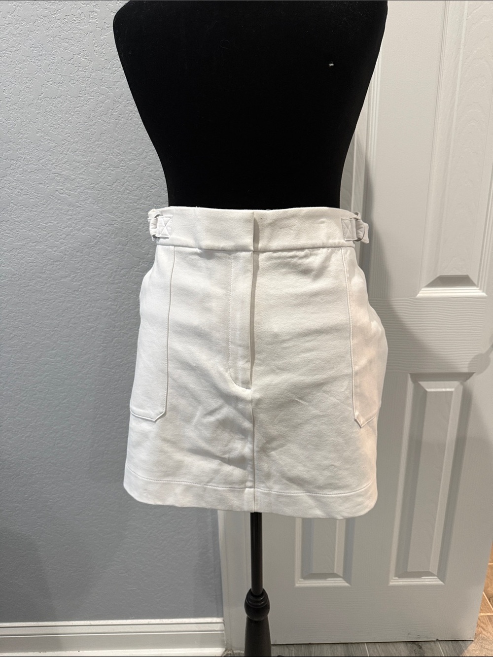Express White Women's Mini Skirt with Front Pockets